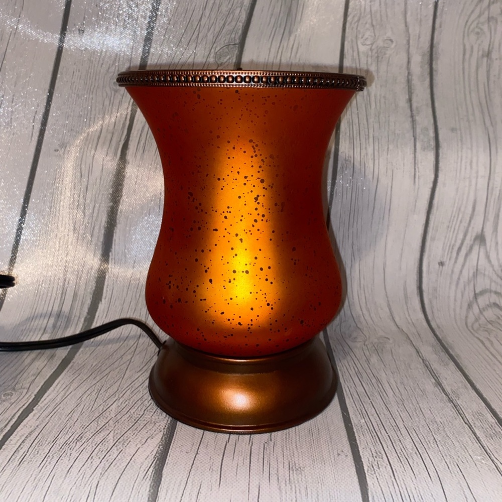 Scentsy Lampshade Series Warmer; New in box
